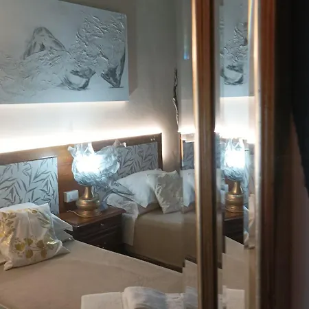 49 Le Contesse Ide 게스트하우스 *